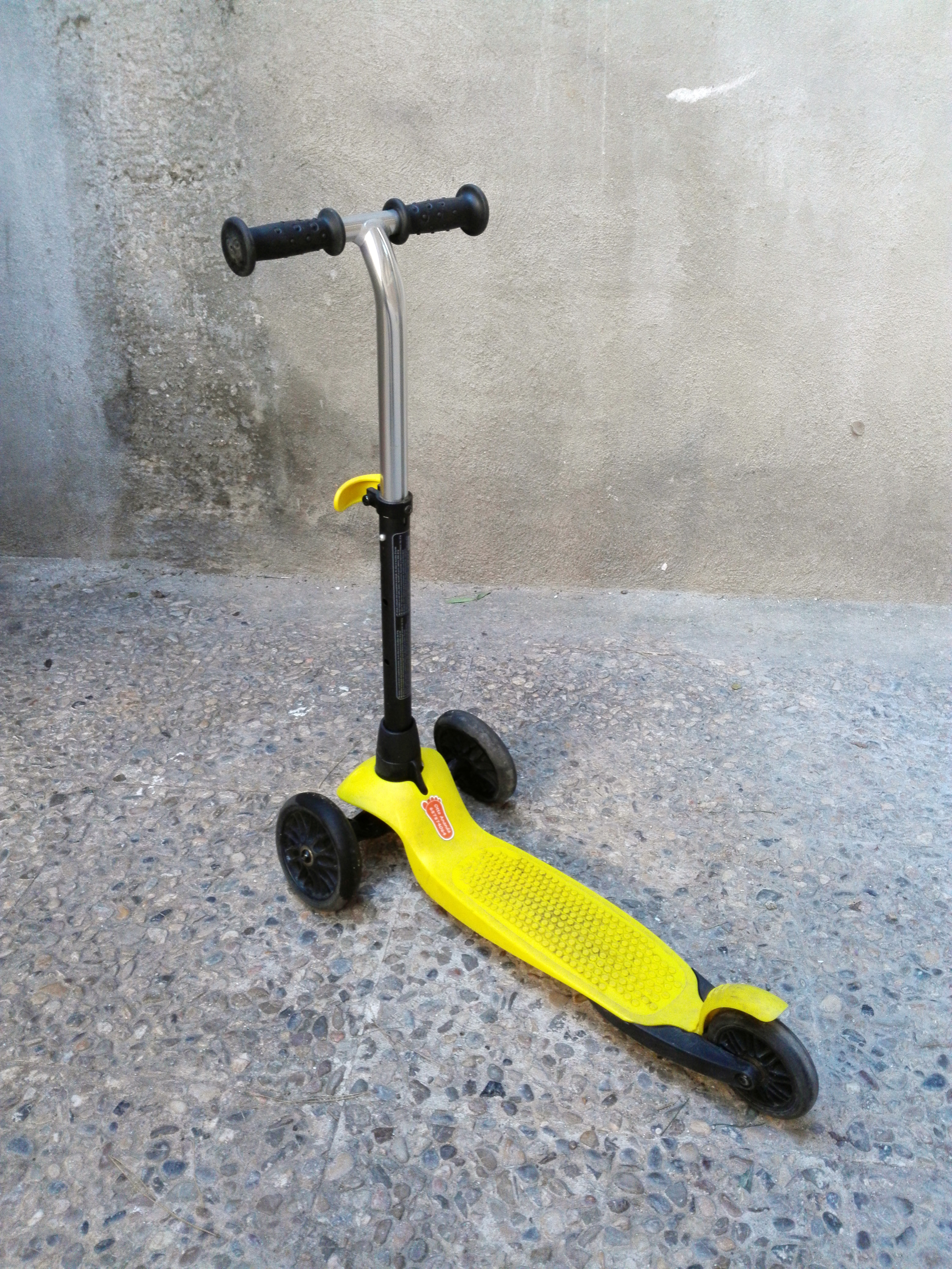 patinete 3ruedas altura regulable metal plastico 67x25x59 1u